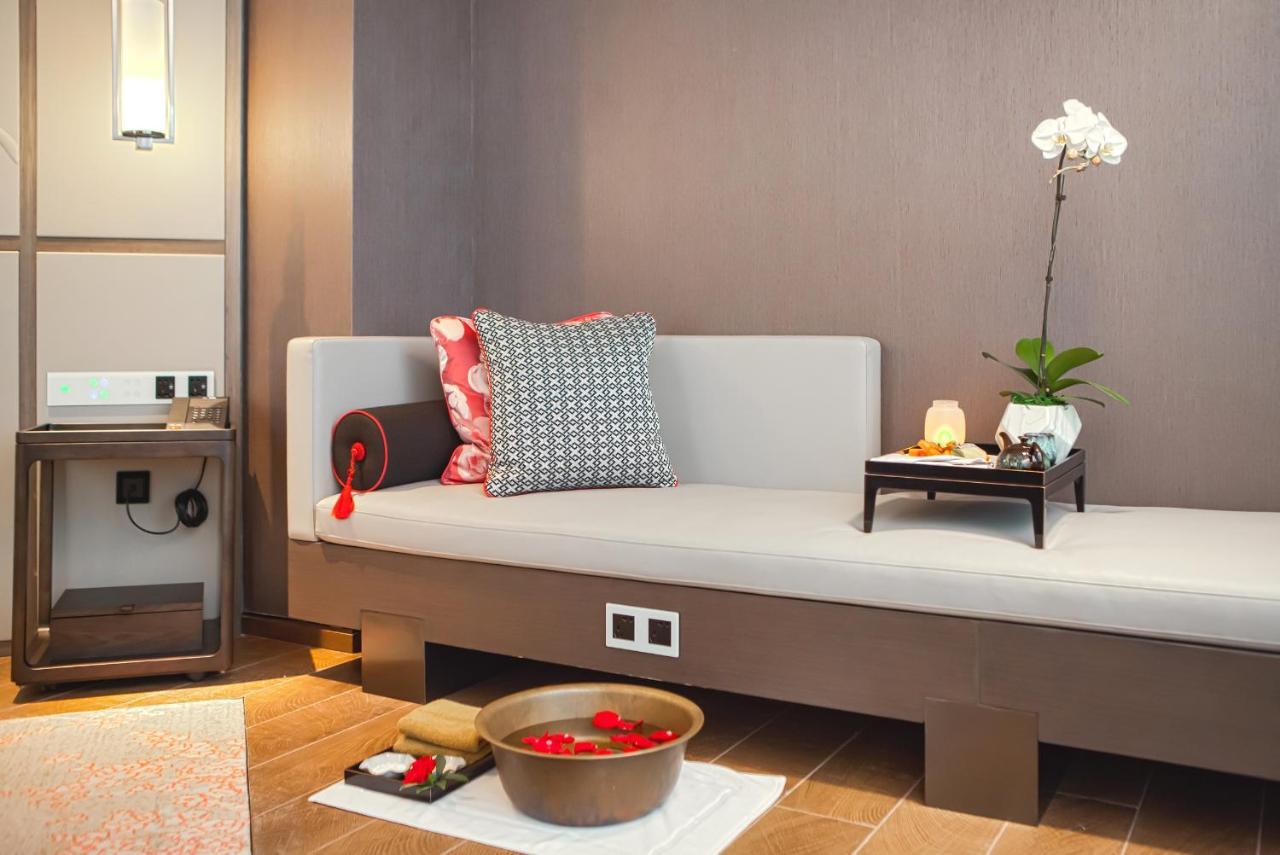 Jumeirah Guangzhou-Complimentary Shuttle Bus To Canton Fair Complex エクステリア 写真