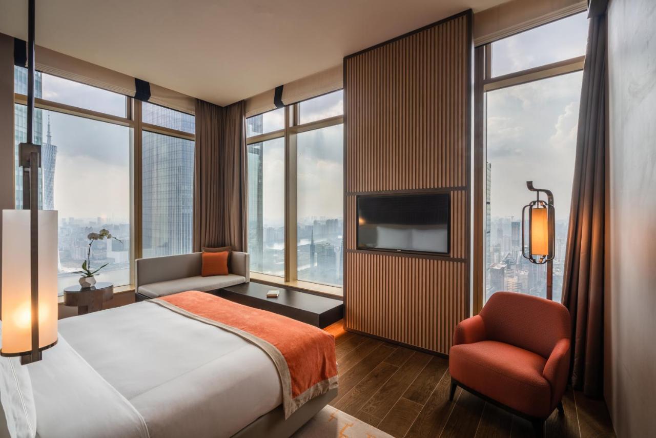 Jumeirah Guangzhou-Complimentary Shuttle Bus To Canton Fair Complex エクステリア 写真